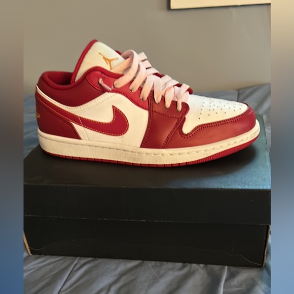 Jordan 1 low Cardinal red - Picture 9 of 9
